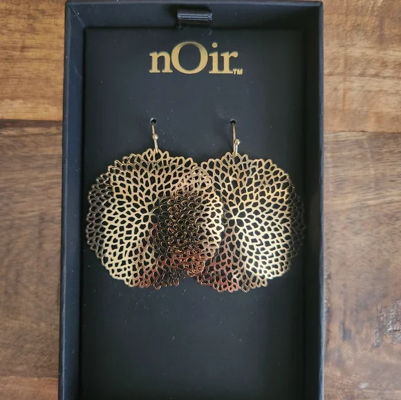 Noir Gold Statement Earrings - Picture 4 of 5